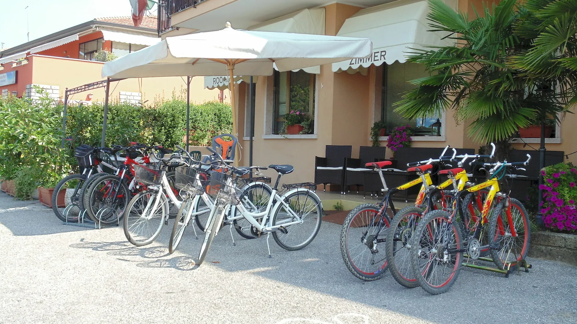 Apartment Master Camere Ed Appartamenti Lazise